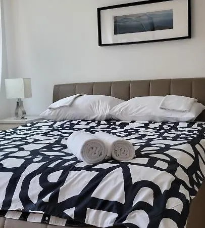 아파트 Sleek & Lovely Studio With A Great Location